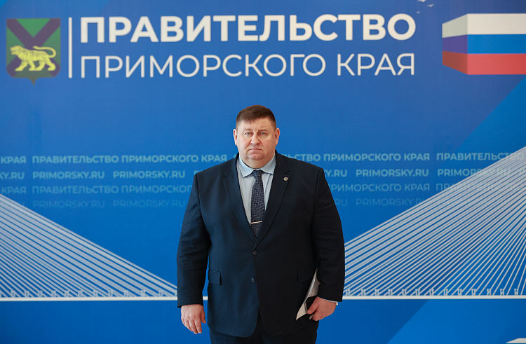 Олег Кожемяко представил Правительству Приморья нового вице-губернатора по внутренней политике.