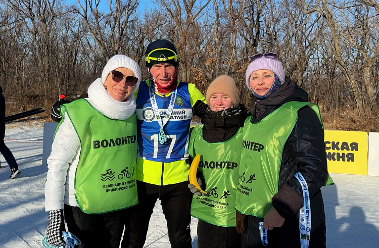 Олег Кожемяко дал старт зимнему триатлону «Ледяной остров» в Приморье.