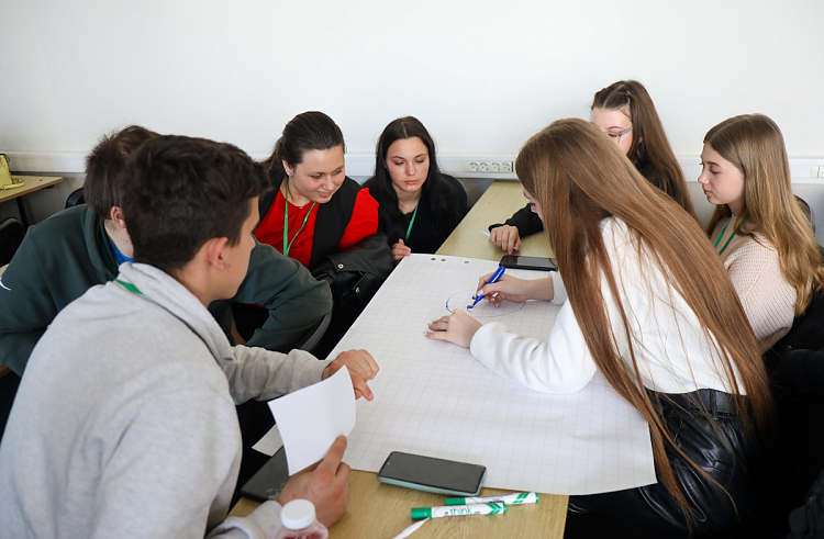 Конкурс инициативного бюджетирования «Молодежный бюджет» стартовал в Приморье.