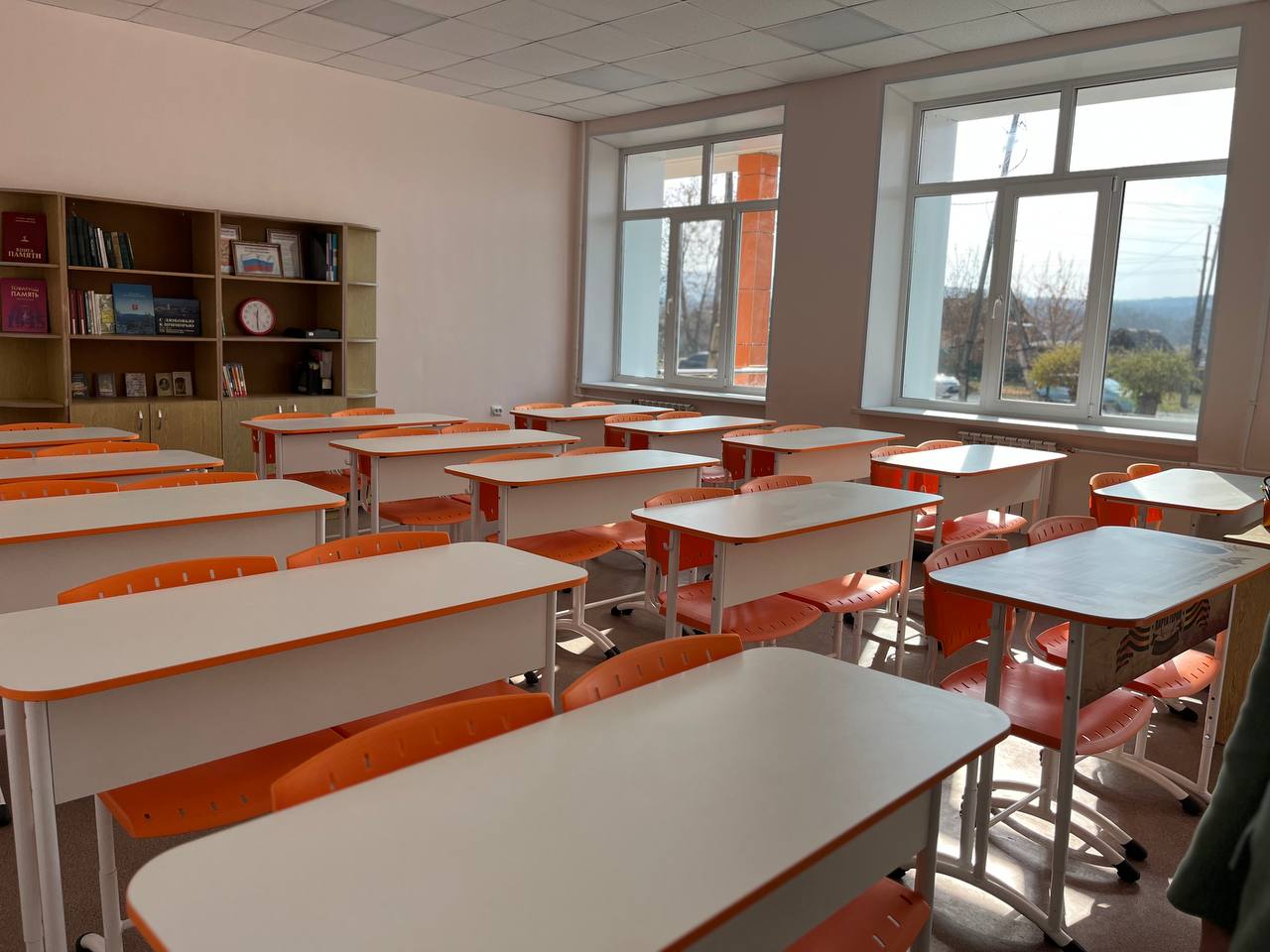 Комиссия проверила ход выполнения ремонтных работ в трех школах Шкотовского округа.