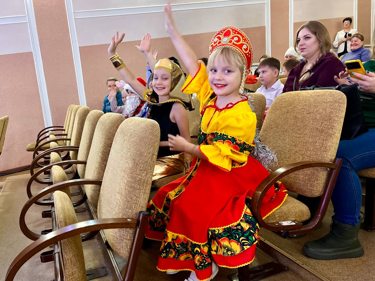Елка главы прошла в Шкотовском округе для детей участников СВО.